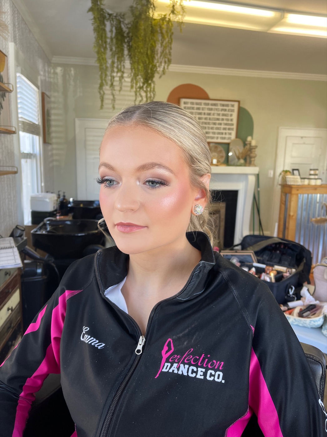 Soft glam makeup with a shimmery eye and pink lip, by Bailee